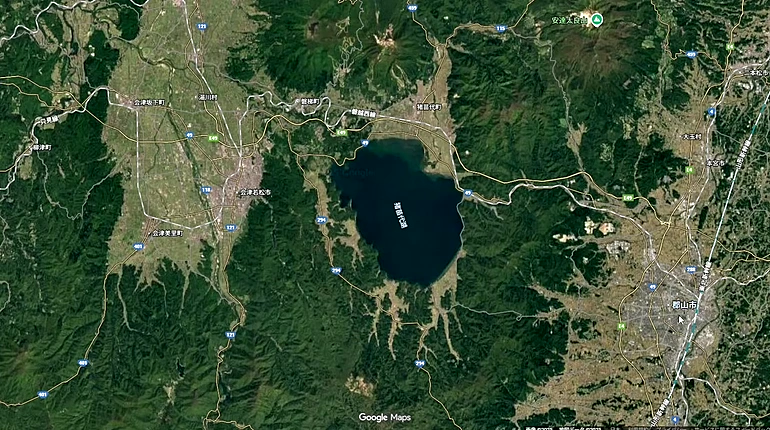 猪苗代湖と郡山市の位置