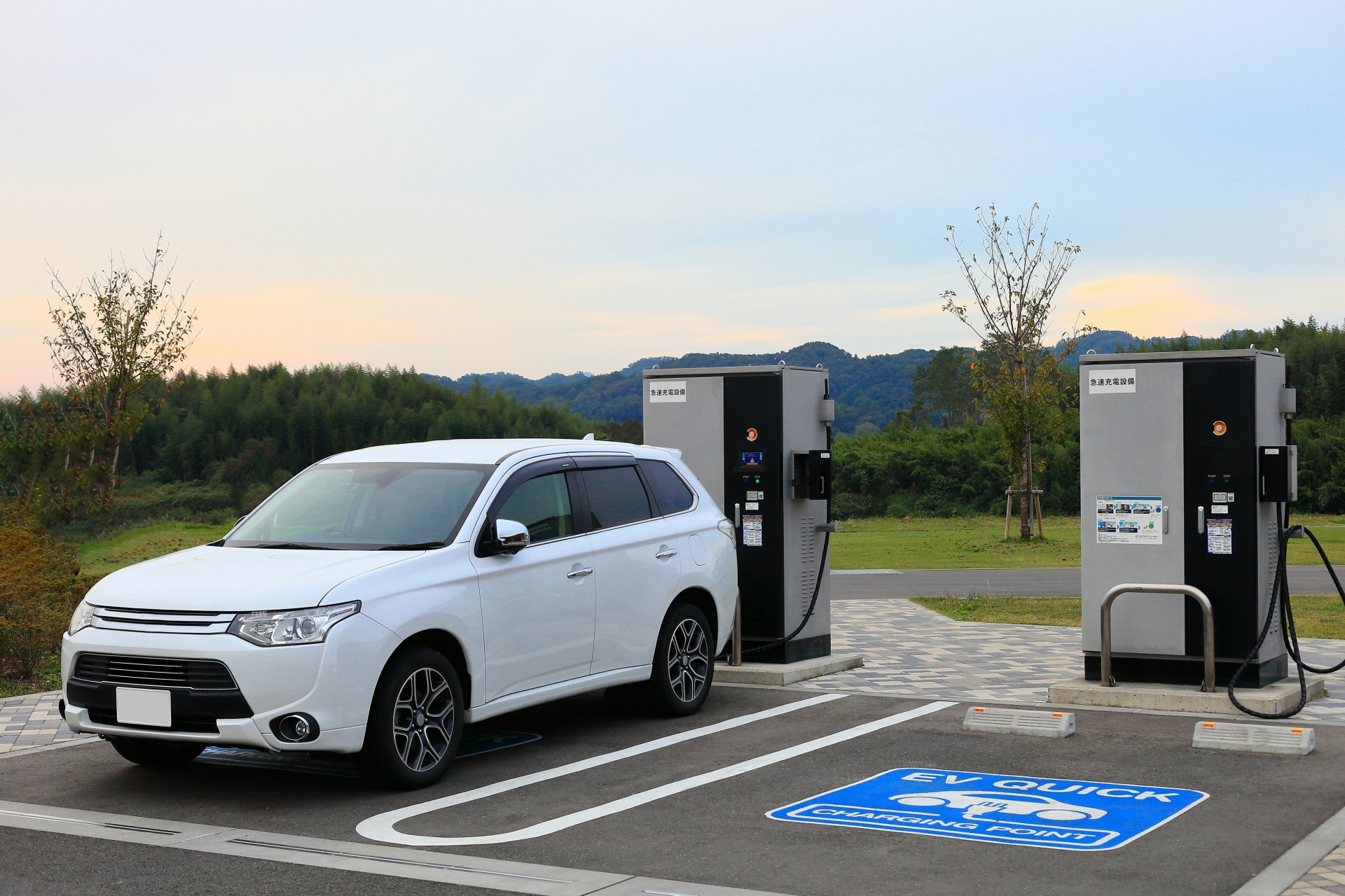 電気自動車の充電02